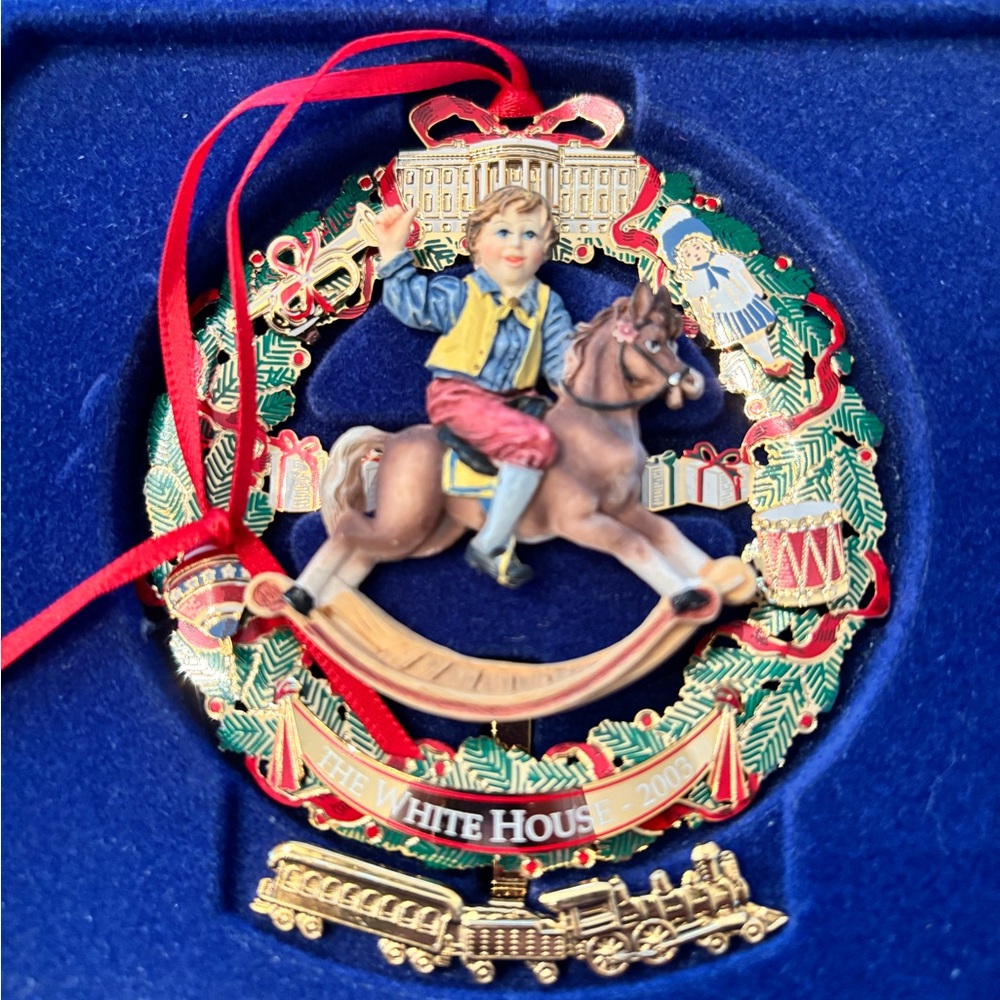White House Christmas ornaments 2003
